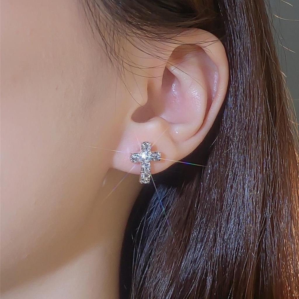 All-Copper Rhinestone Cross Stud Earrings for Women
