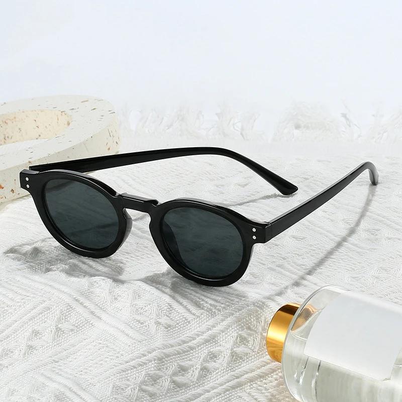  New Fashion Small Round Punk Sunglasses Women Retro Rivets Men Clear Gray Pink Ocean Lens Shades UV400