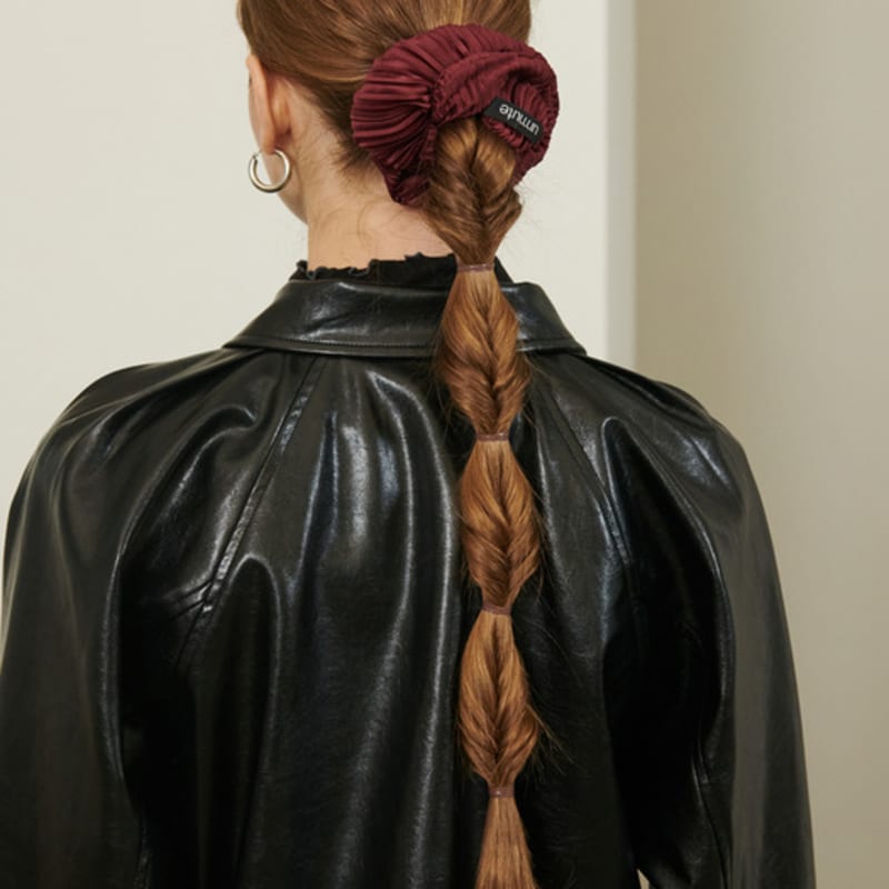 

UNMUTE ПЛИССИРОВАННАЯ БОЛЬШАЯ РЕЗИНКА-СКРАНЧИ_БУРГУНДИ BURGUNDY