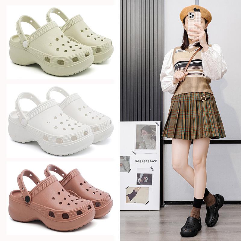 Naiste platvormiga Coros kingad, moekad uued suvised vabaõhusandaalid, pealepandavad