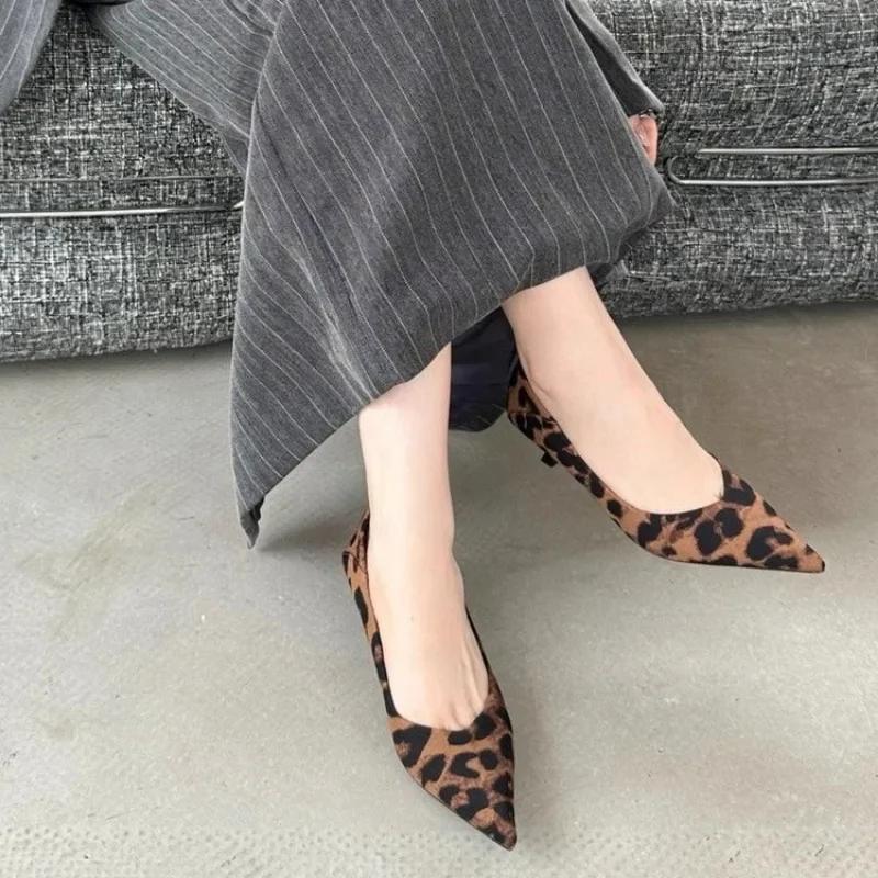 Designer High Heels Spitzschuh Afrikanische Frau Schuh Sexy Pump Neueste Spikes Burgunderrot Klassische Crossdresser Fein Dünn Afrika