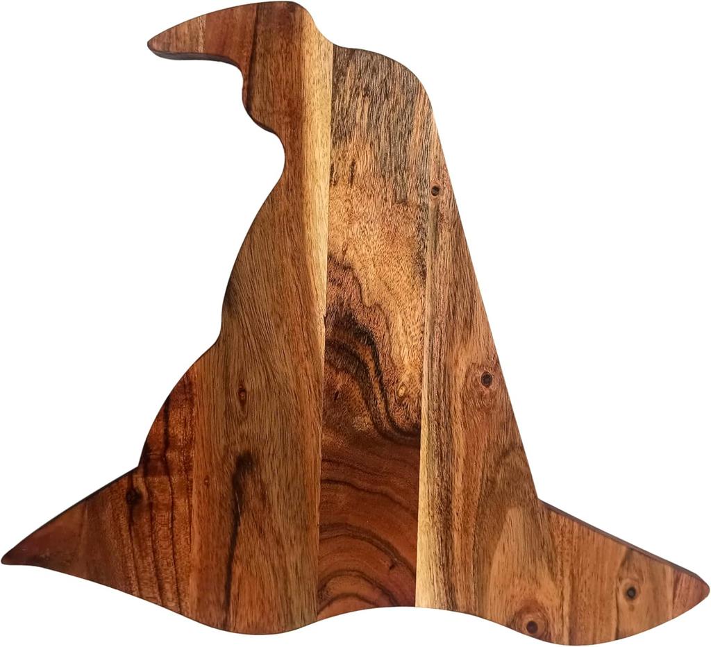 Dřevěné prkénko na krájení do kuchyně ve tvaru halloweenského čarodějnického klobouku, gotická prkénka, dřevěná prkénka na uzeniny, servírovací talíř