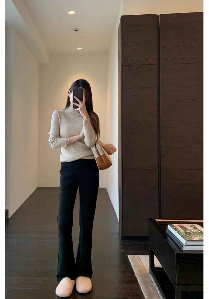 High-Waist Velvet Plus-Size Slimming Micro Flare Pants for Women - Tight Fit, Sharkskin, Autumn/Winter Wear