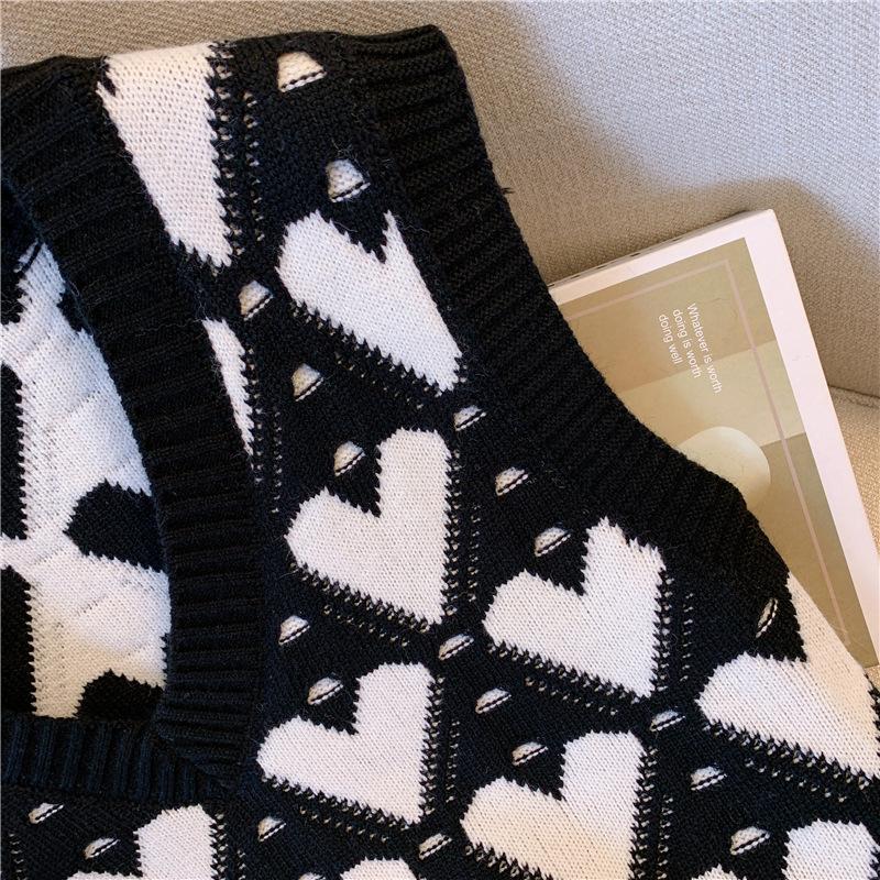 Women Knitted Love Vest Sweater Japanese FashionV Neck Sleeveless Sweater Female Tops