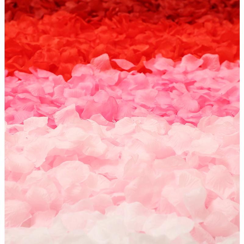 Romantische Hochzeits-Verlobungsdeko: Rote Rose Simulierte Blütenblätter