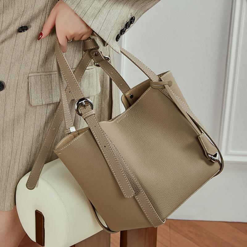 Niche Design TC Cowhide Large-capacity Leather Fashion Handbag Deformable Commuter Vegetable Basket Bag Bucket Women's Bag