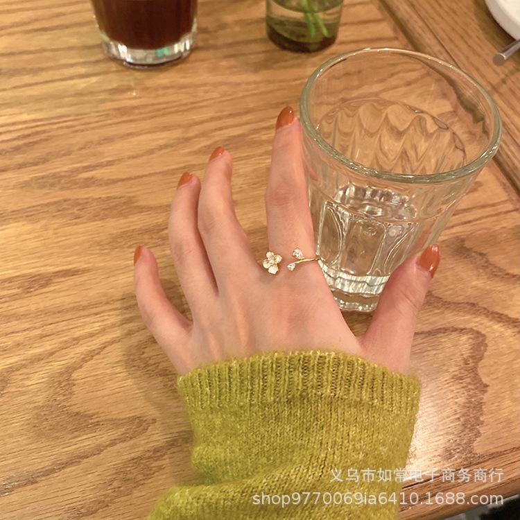 [Copper Products] Diamond-Encrusted Zircon Niche Design Opening Simple Ring Ring Woman