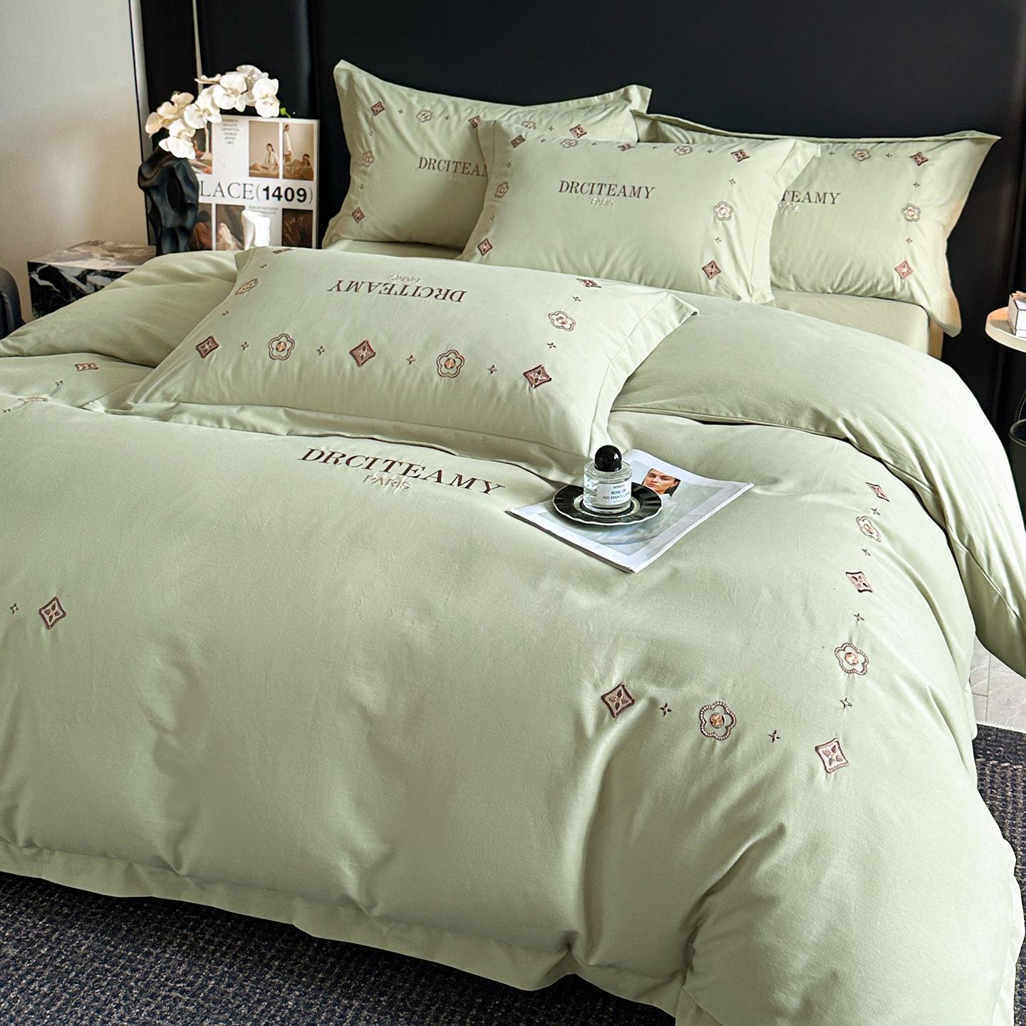 

Elegant All-Cotton Flannel 4-Piece Bedding Set with Embroidered Duvet Cover and Skin-Friendly Bed Sheet 1.8m Flat Sheet 4-Piece Set зелений