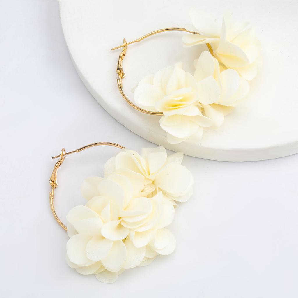 Pauli Manfi Fashion New Metal Fabric Flower Petal Drop Earrings Women 'S Sexy Elegant Casual Jewelry Accessories