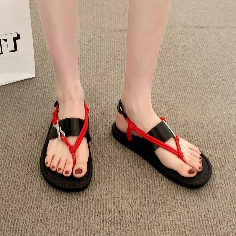 Niche flat toe sandals women's shoes summer fashion design sense fashion summer beach shoes Roman cool slippers