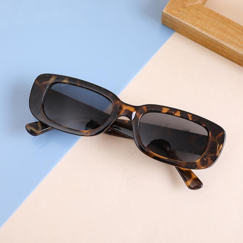 New Girls Boys Cute Rectangle Cartoon Small Sunglasses Children Retro Square Eyewear Outdoor Uv400 Shade Protect Glasses