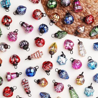 Adornos Navideños Vintage de Vidrio Retro Multicolor Envejecido de 25 Piezas Mini Adornos Decorativos a Granel Bolas Navideñas para Halloween, Árbol de Navidad