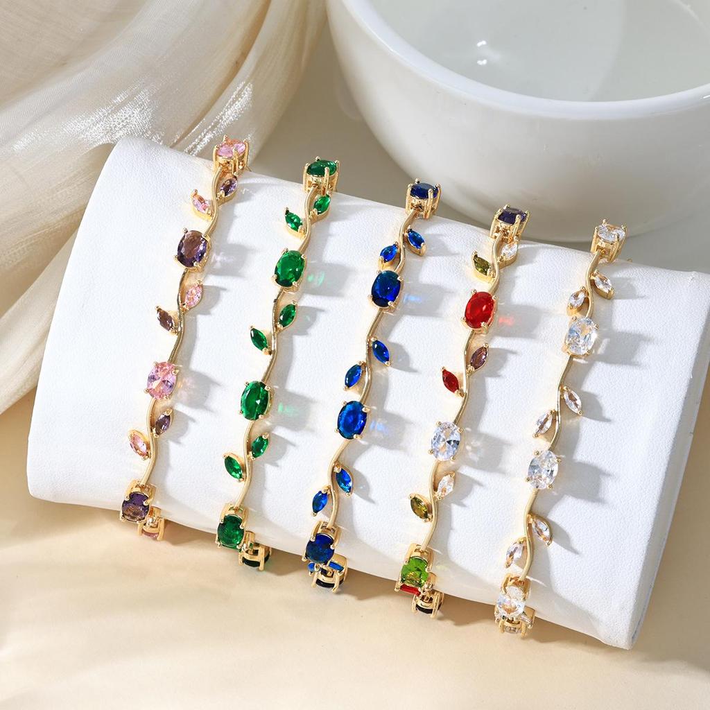 Chic Sweetheart Bracelet: Flower, Leaf & Butterfly Zircon Design - Perfect for Valentine's Day