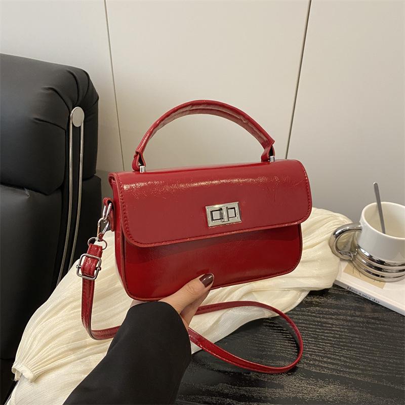 2025 New Women's Bag Fashion Korean Version of Small Square Bag Texture Lock Small Square Bag Single Shoulder Portable Underarm Small Bag Tide
