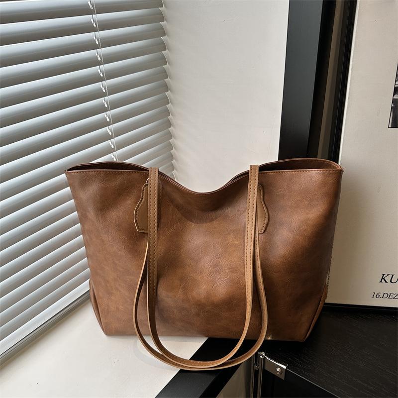 New Simple Solid Color Versatile Tote Bag Fashion Commuter Light Luxury Trend Faux Leather Design Shoulder Bag
