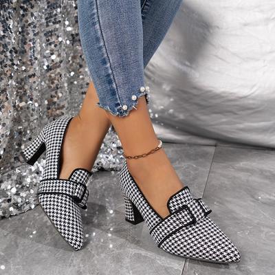 2025 Summer New Large Pointed Shallow Mouth Coarse Follow Up Shoes for Women, Fashionable and Elegant High Heels for Women