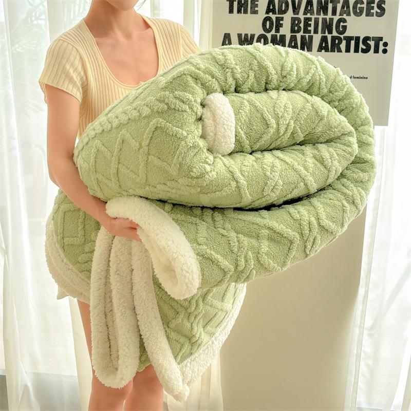 Velvet Taffeta Double-Layer Fleece Winter Blanket Quilt Cover for Office Nap