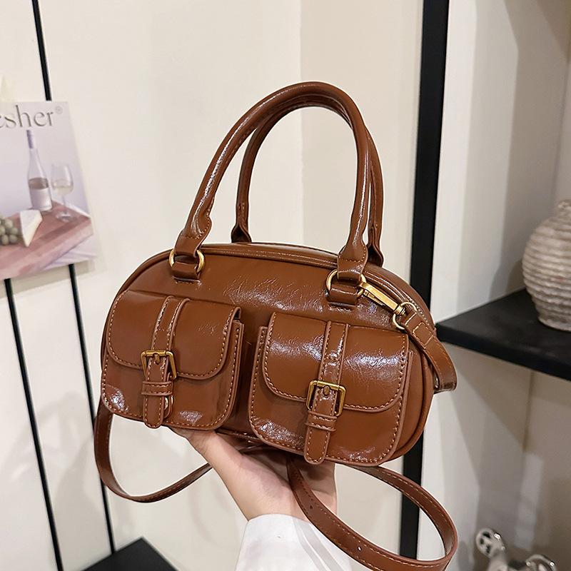 Small Bag Women's 2025 New Winter Women's Bag Versatile Fashion Shoulder Messenger Bag Casual Soft Leather Retro Small Square Bag