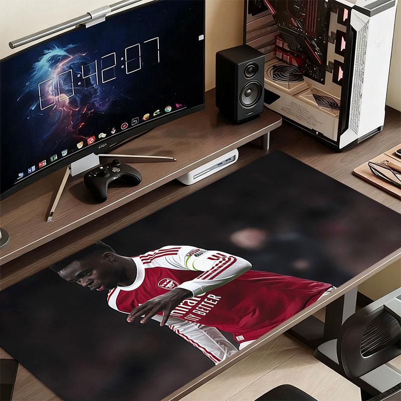 Saka Mouse Pad, Large Gaming Desk Mat, Non-slip XXL Mousepad for Laptop & Tablet, Mini PC Playmat with Stitched Edges