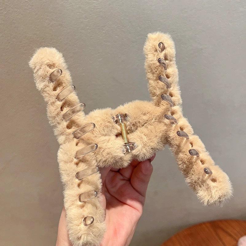 Kawaii Autumn Winter Fur Hair Claws Clip  Vintage Solid Hairy Shark Hair Clip Hairpin Korean Accessories For Women Girls