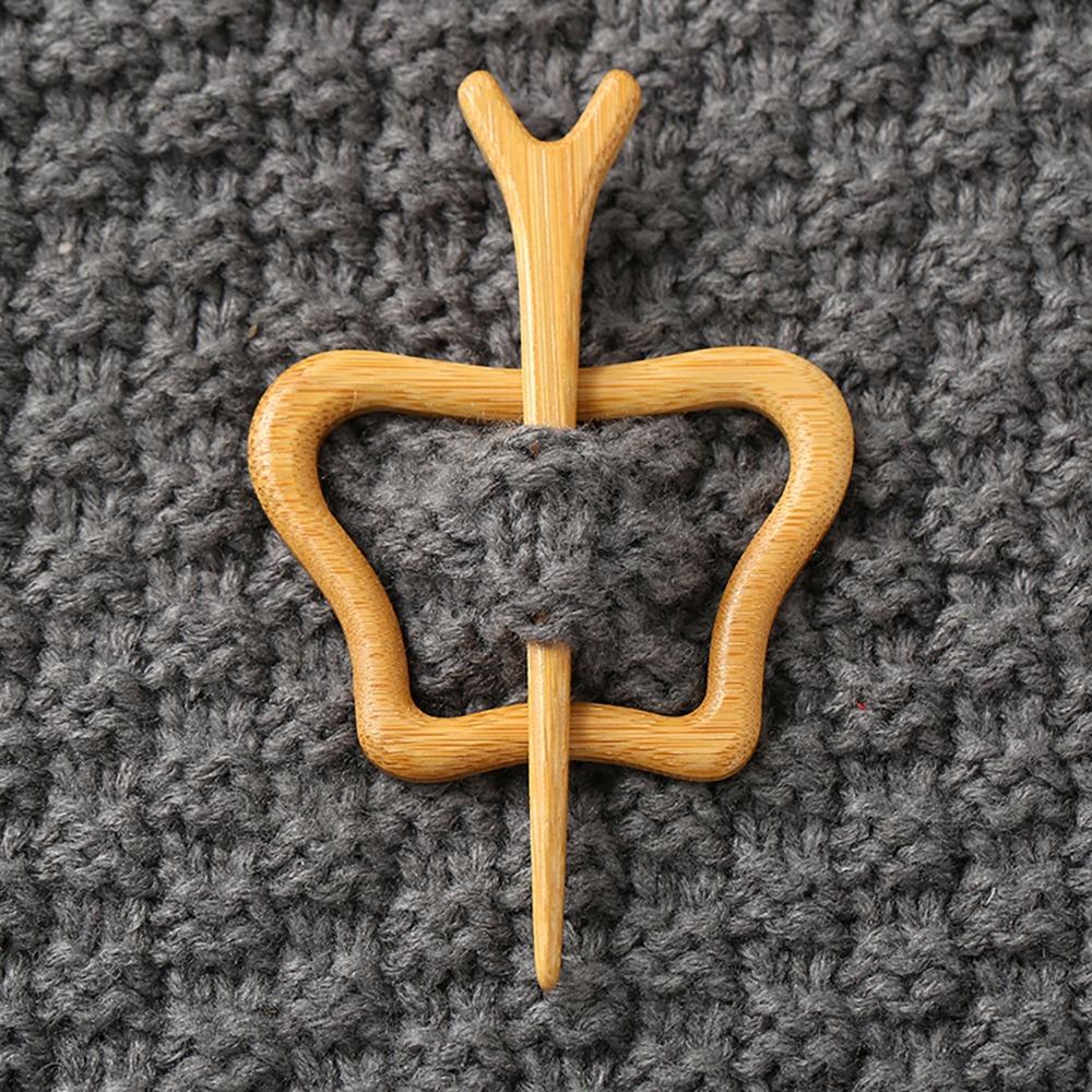 Umbrella Dancing Piggy Wooden Brooch Bunny Kitty Scarf Buckle Cute Animal Sweater Pin  Sweater