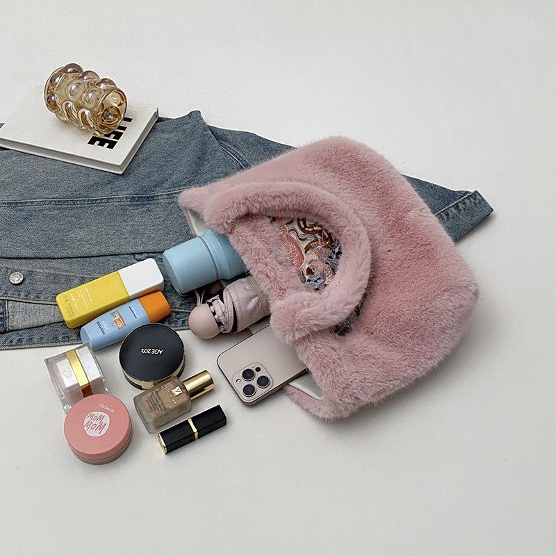 Tote Fluffy Bag Faux Fur Purses for Women Plush Handbag Cute Purse For Fall Winter Clutch Top Handle Bag Fuzzy Underarm Hobo Bag Casual Work Satchel