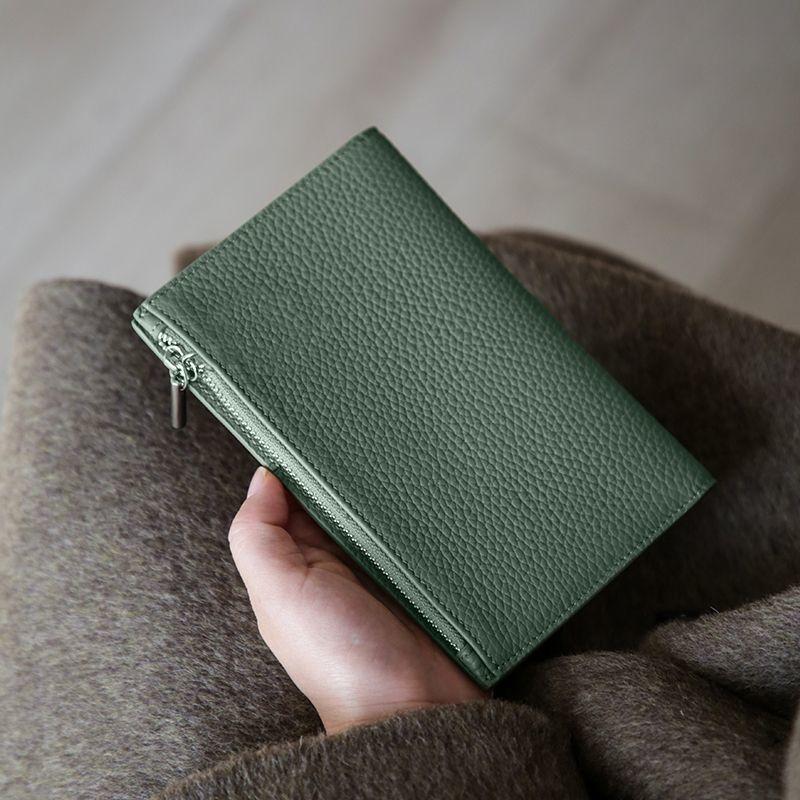 Leather Passport Holder Portable Waterproof Multi-Card Business Travel Wallet Unisex For Zipper Cover For Documents Coins