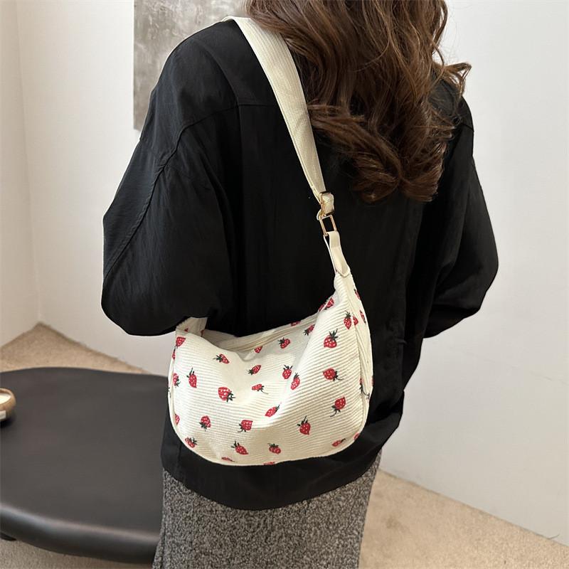 Chic And Unique Dumpling Handbag For Everyday Use Vintage Aesthetic With Soft Fabric