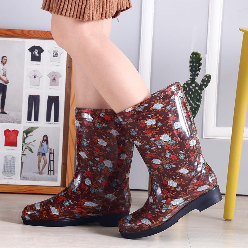 Water shoes fashion flower cloth rain shoes women's medium tube rain boots adult water boots work non-slip waterproof glue shoe cover shoes