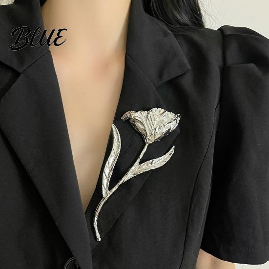 Pin Women Brooch Sparkling Rhinestones Flower Leaf Shape Lapel Versatile