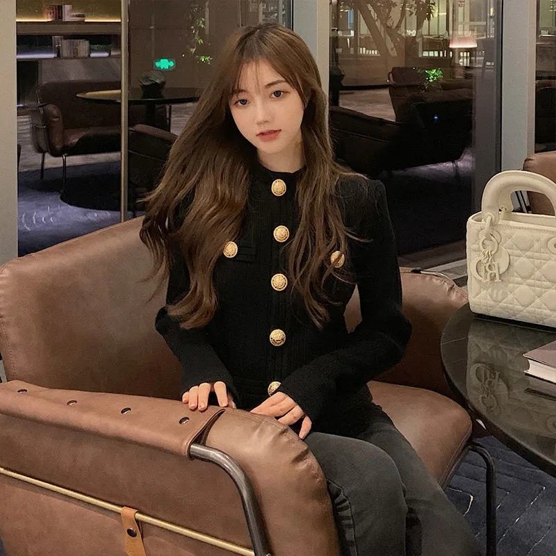 

Элегантный OL Длинный рукав O-образный вырез Женские свитера Осень Зима Кнопка Корейская мода Укороченный кардиган Suéteres S чёрный