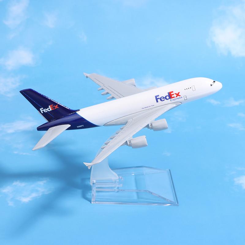 Scale 1:400 Fedex Airlines Boeing Aircraft Model - Ideal Addition To Any Diecast Aircraft Collection