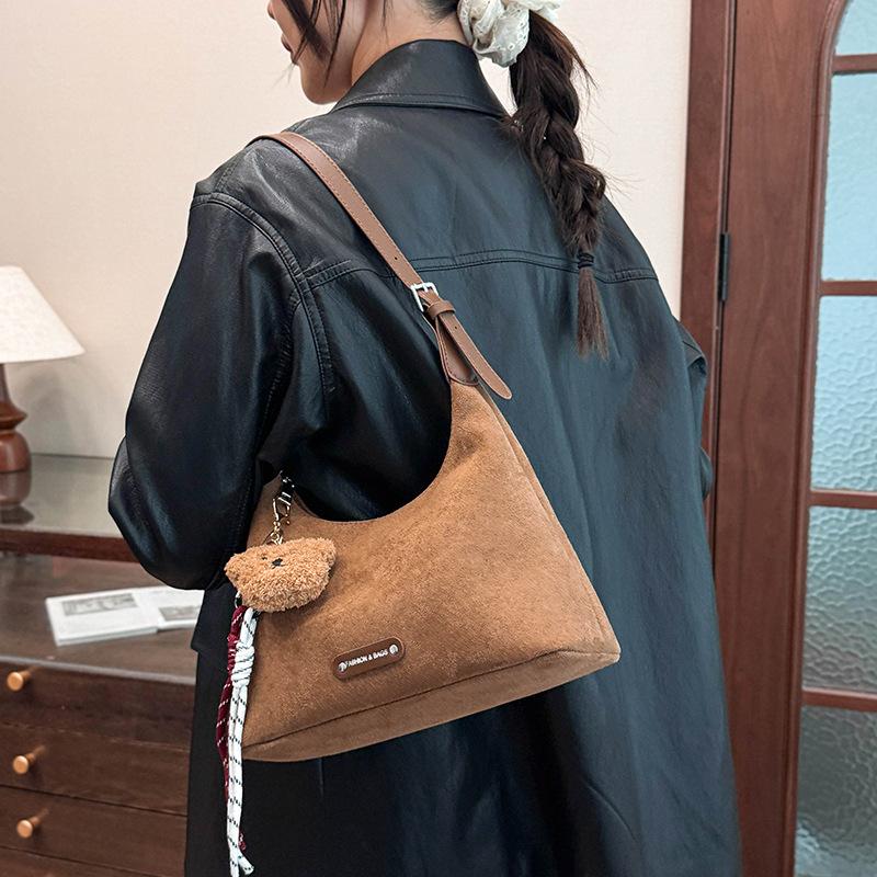 

Leopard print messenger bag, new large-capacity tote bag, lazy wind shoulder bag, personalized fashion women s bag, underarm bag.