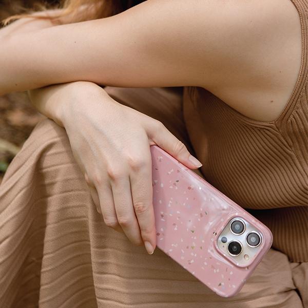 Etui do iPhone 14 UNIQ Coehl Terrazzo różowe Coral Pink
