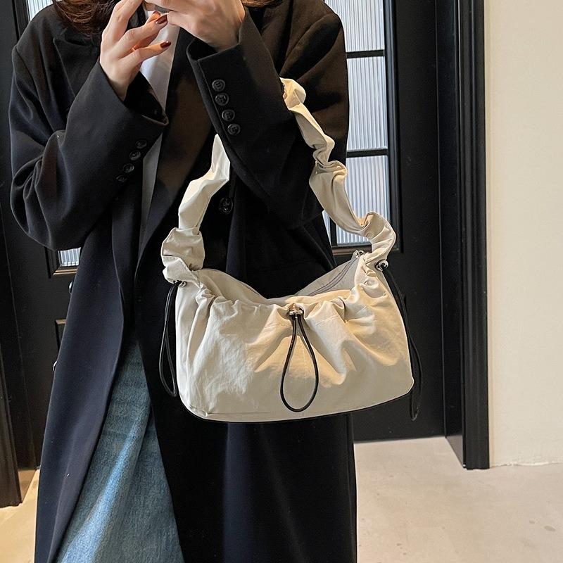 Drawstring Pleated Cloud Bag Women's Spring New Lightweight Nylon Shoulder Messenger Bag