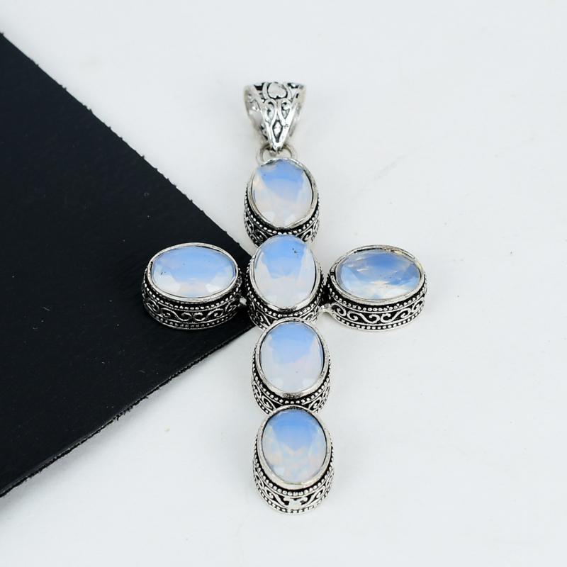 Pandantiv din argint 925 cu piatră prețioasă cu opal lăptos - Design cruce lucrat manual, bijuterii de purtat zi de zi, cadouri unice cu pandantiv cu opal lăptos