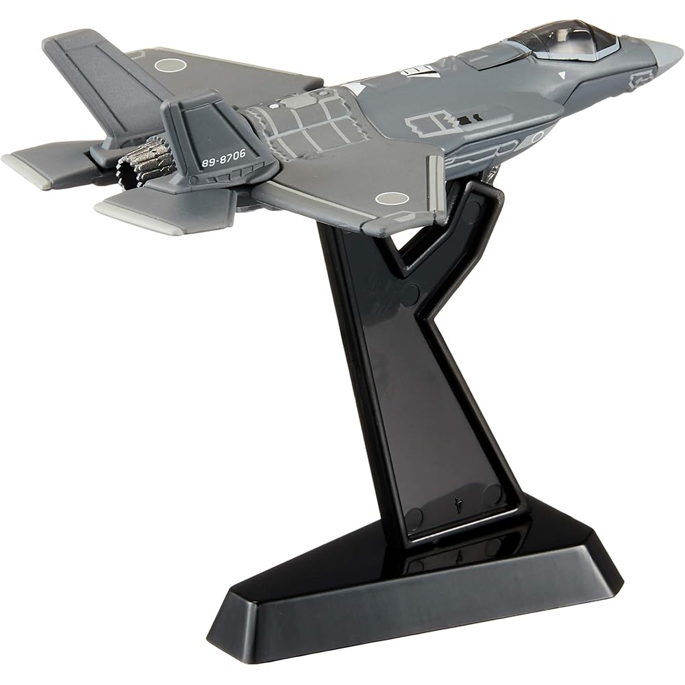 Takara Tomy Tomica No.28 F-35A Fighter Jet Diecast Model Toy Unisex 6 Years and Up Boxed