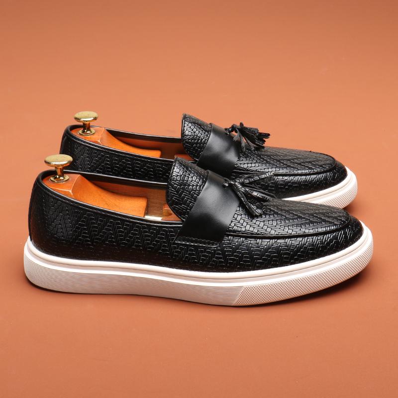 Fashion Men's Casual Leather Shoes Slip-on Men Classic British Style Tassels Loafers Mens Outdoor Driving Flats