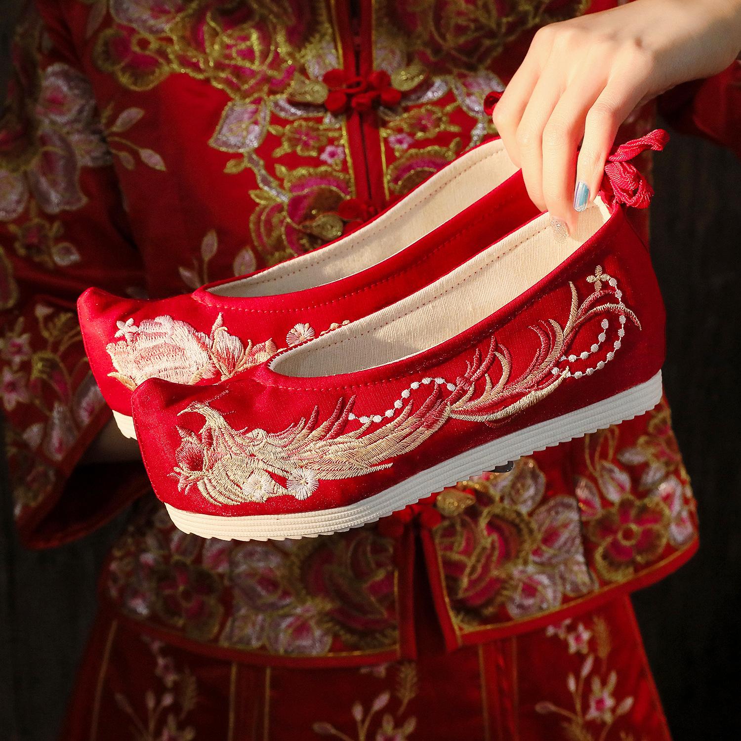 

Вышитые туфли с бахромой Туфли ханьфу Старинные свадебные туфли в китайском стиле Сюхэ Увеличение внутренней высоты 39