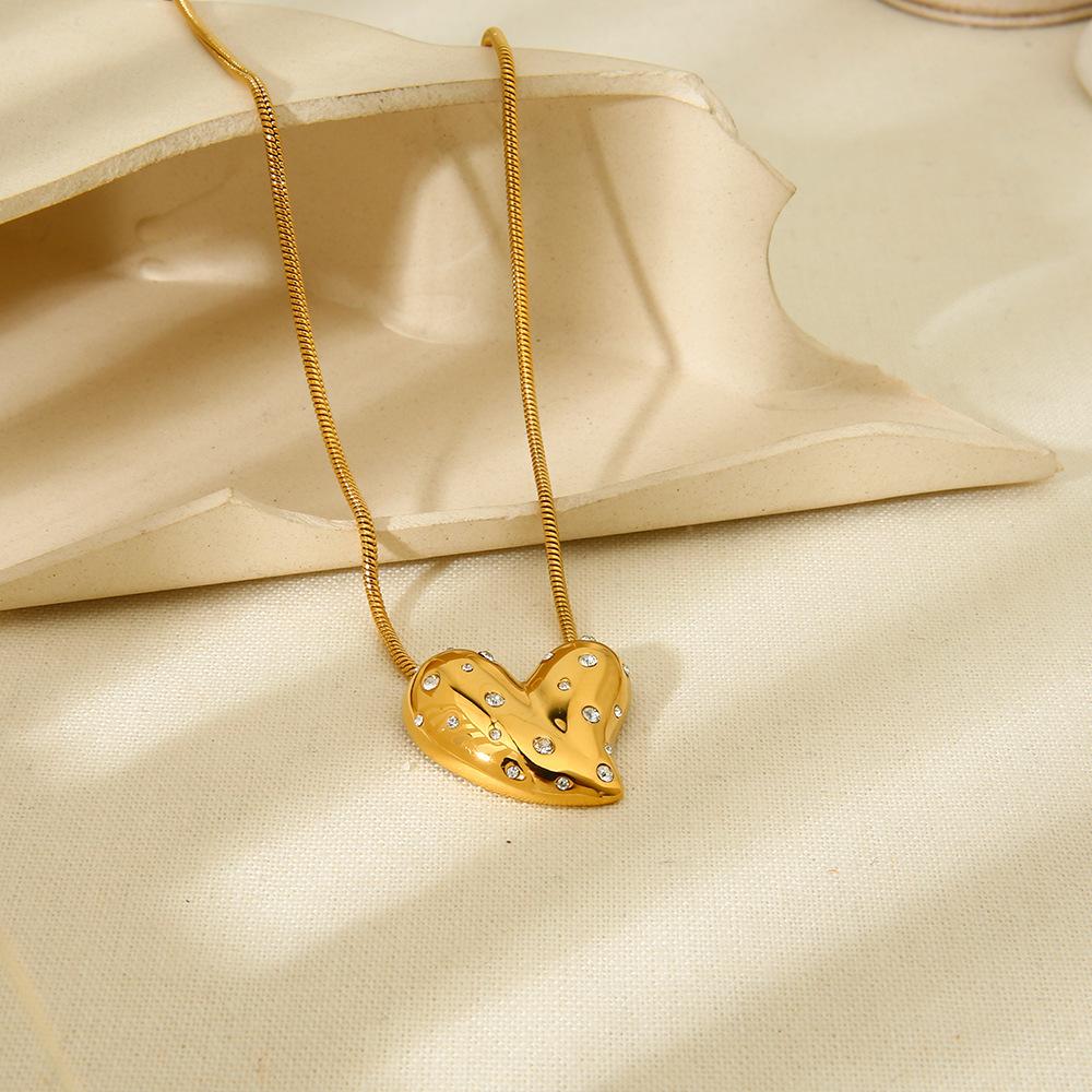 ins light luxury fashion diamond-encrusted peach heart love pendant necklace stainless steel-plated 18k gold waterproof jewelry women
