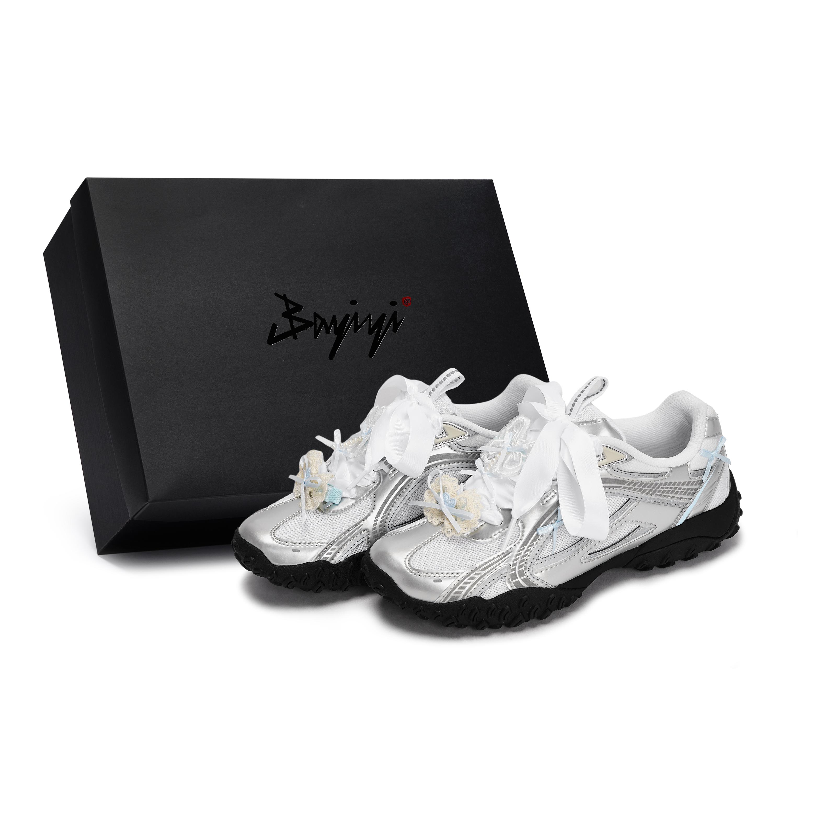 

FILA PEBBLE Low top Casual Shoes Women s Black White Silver Blue F12W432106FSW(Team80BOX) 38.5