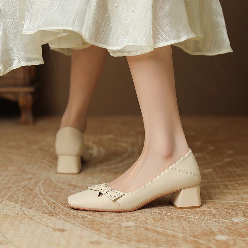 Soft leather can be stepped on~ bow light mouth single shoes new thick heel square head grandma shoes middle heel