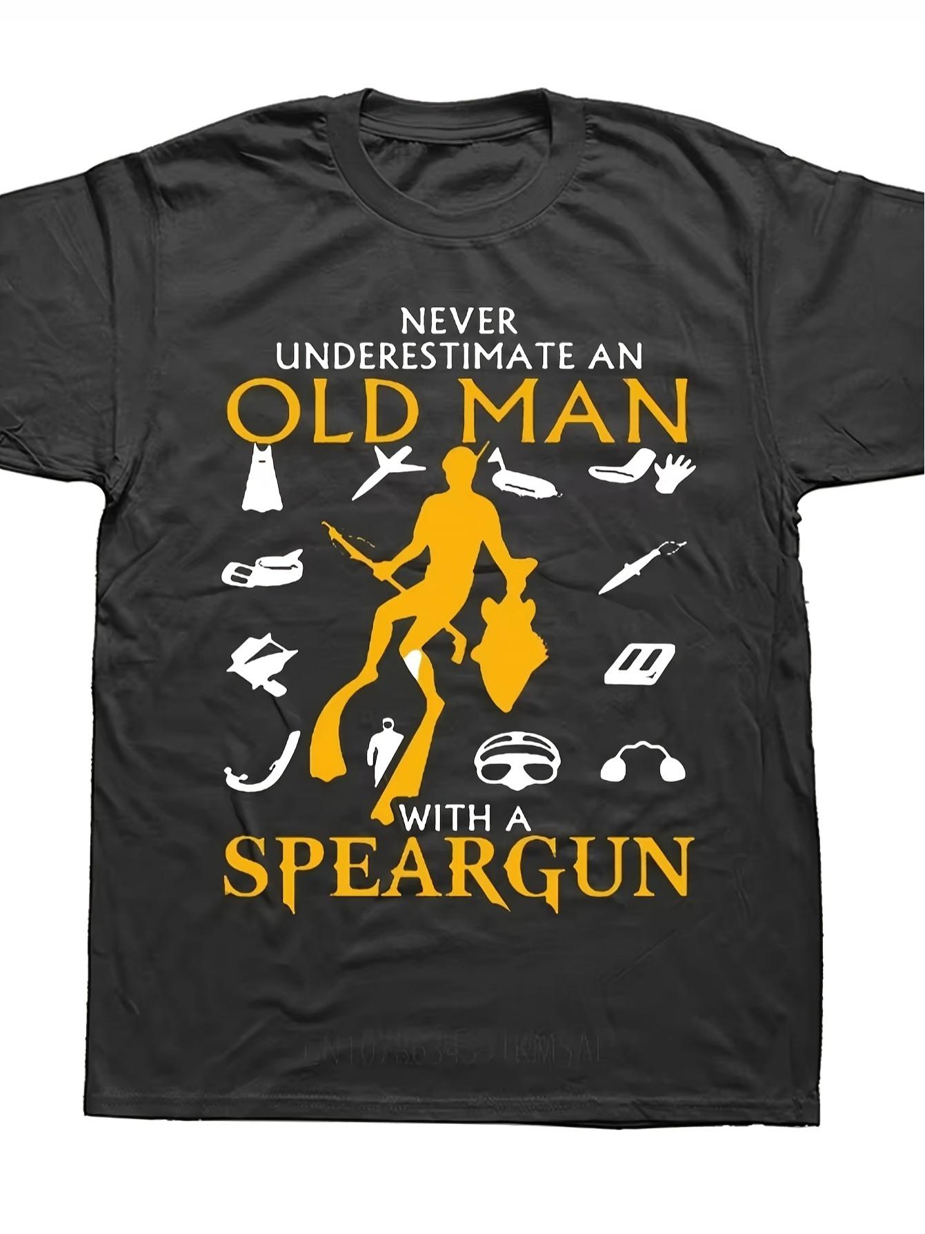 

Herre Funny Spearfishing Graphic T-Shirt- Never Eat an Old with a Spear Slogan& Spearfishing Icons Design-& Yellow Retro Surfing Tee- Soft XL