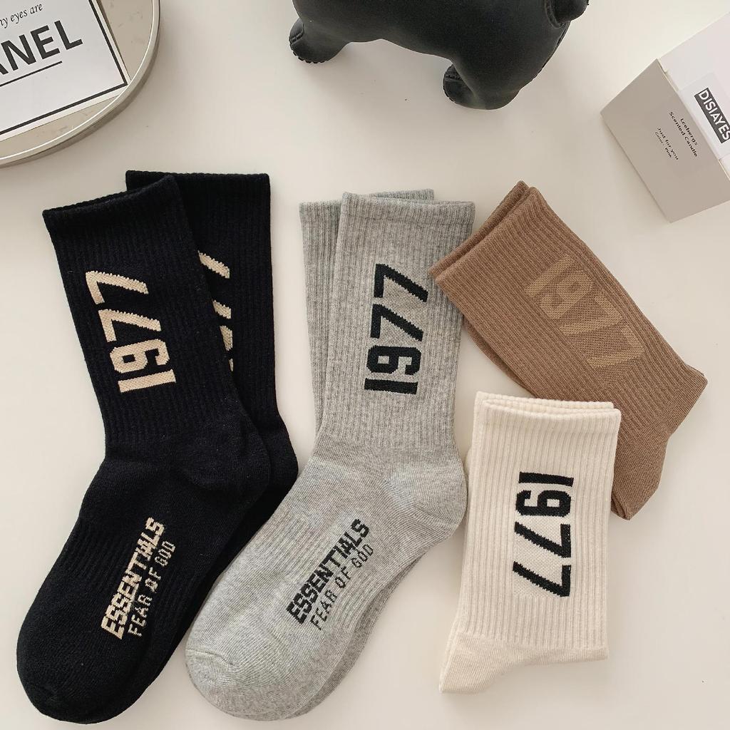 1977 Socks, Fashion Sports Socks, Trendy Socks, Breathable Sweat-Absorbing Cotton Socks, Medium Tube Socks, Skateboard Socks, Stockings
