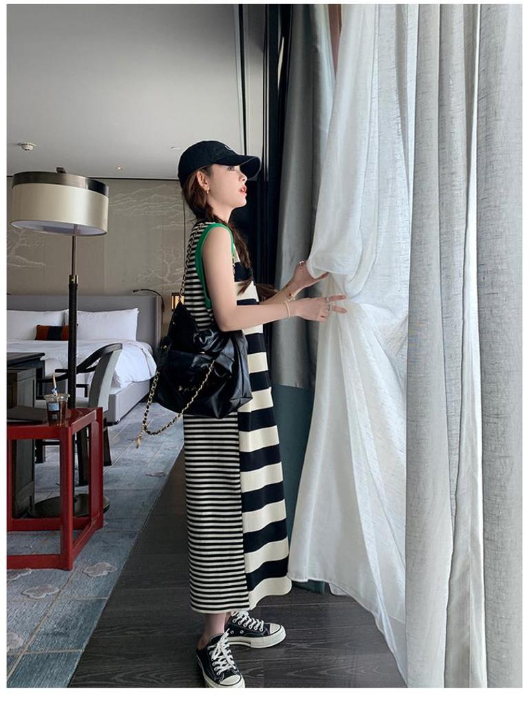 Damen Sommer gestreiftes Strickwestenkleid mit Quaste, mittellang, figurbetont, ärmelloses Design