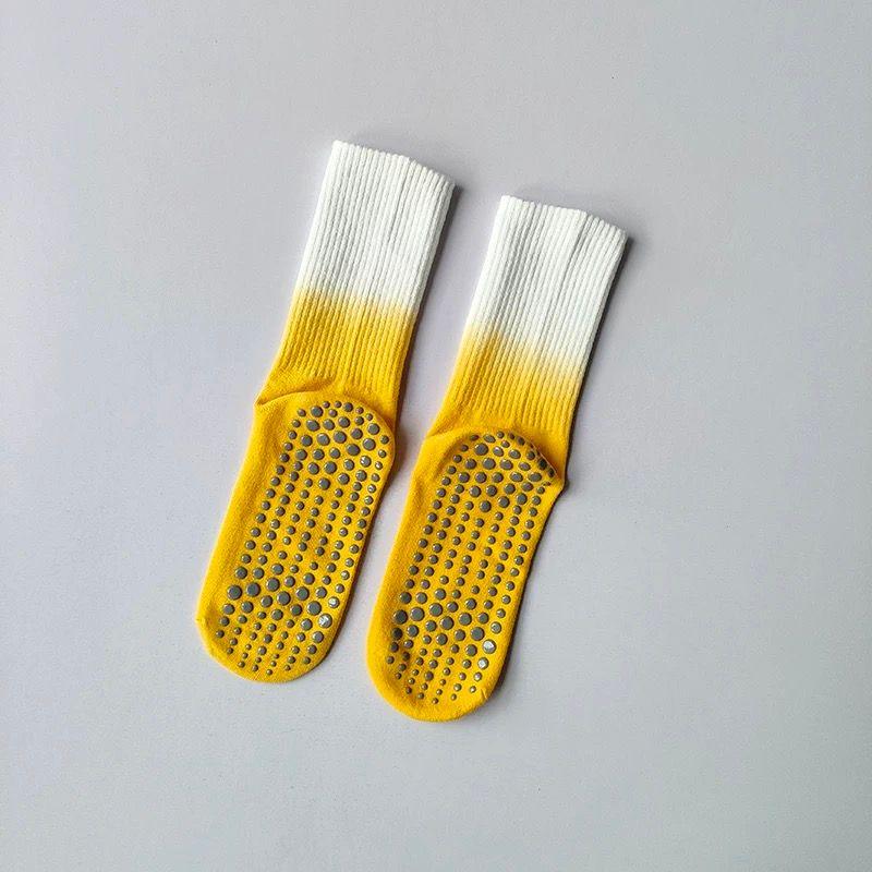 

2025 New Arrival Women s Moisture Wicking Non Slip Mid-Calf Socks Tie-Dye Yoga Professional Fitness Pilates Sweat-Absorbent Socks Yellow White