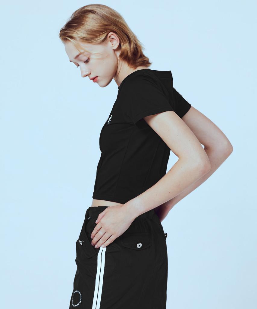 ETRE AU SOMMET Double Pintuck Logo Half Tee (Black)