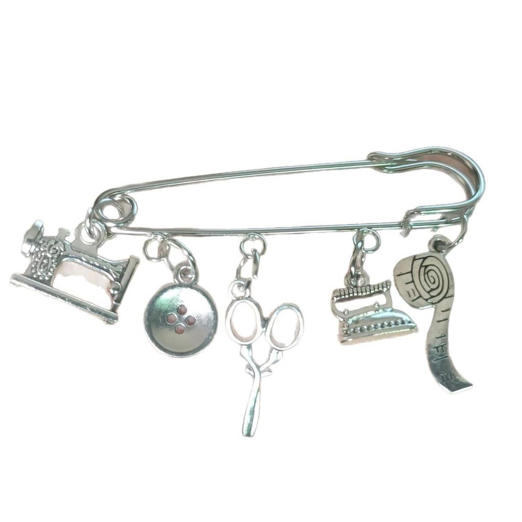 Fashionable Waist-Cinched Anti-Exposure Brooch with Sewing Tools Pendant