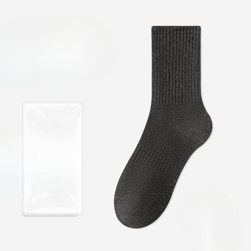 

Мужские осенне-зимние модные деловые однотонные простые сочетаемые спортивные влагоотводящие дышащие гольфы 1 pair темно-серого