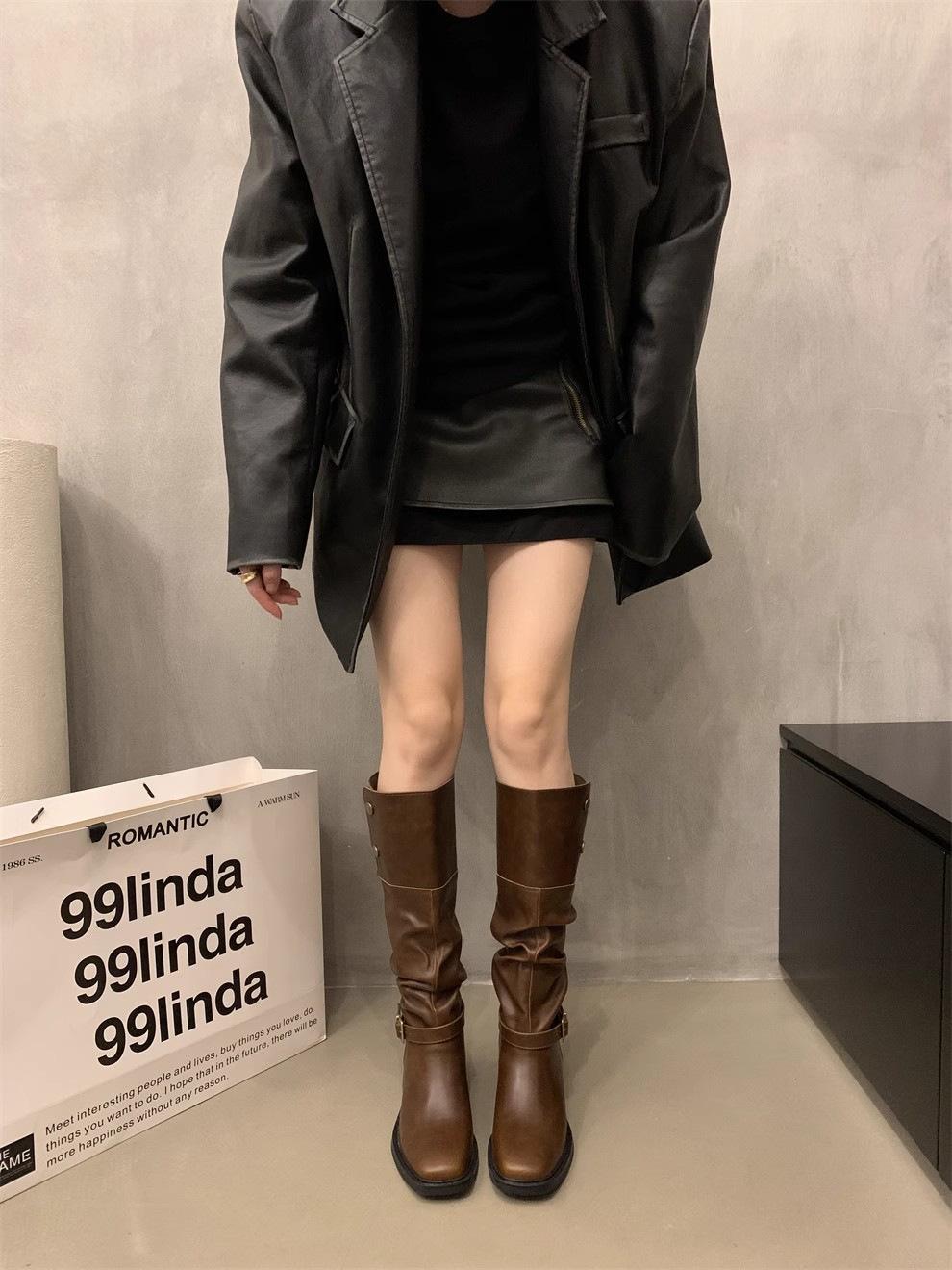 

Обувь для женщин Осенняя мода пряжка сапоги до колена высокие сапоги ретро высокие сапоги женские плиссированные низкие каблуки повседневные кожаные женские длинные сапоги 38 коричневый